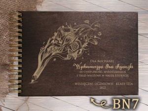 Album z grawerem bejcowany BN7